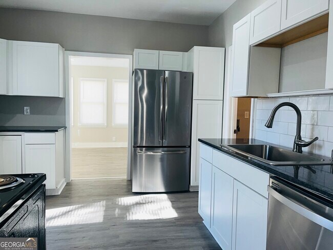 Building Photo - 608 Askew Ave