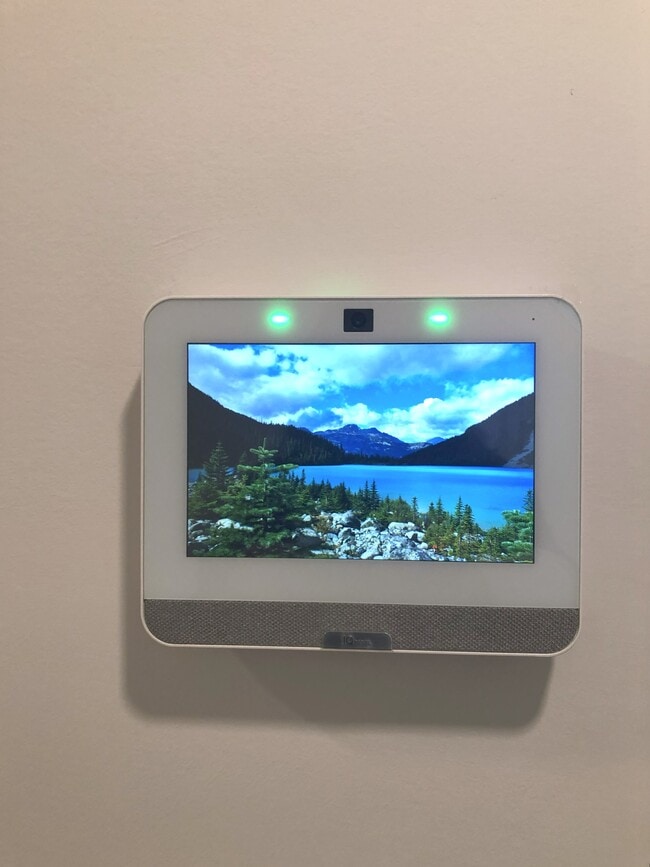 Building Photo - 807 Goodale Dr