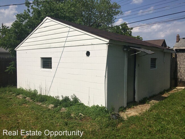 Building Photo - 2 br, 1 bath House - 664 Whitethorne Ave