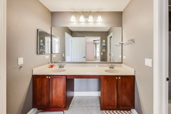 Building Photo - 613 Kinnear Cove