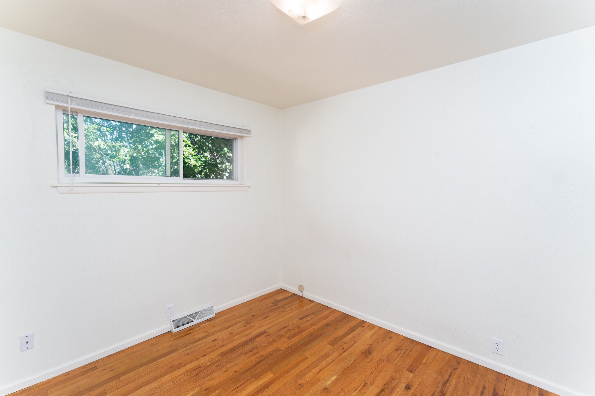 Building Photo - 1238 Janes Ln