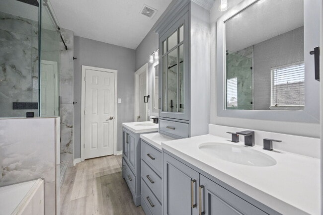 Building Photo - Updated 4-Bedroom Conroe Rental with Cul-De-Sac Privacy in Hunters Glen