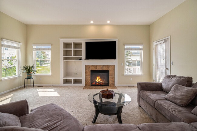 Building Photo - 1304 N Bay Dr