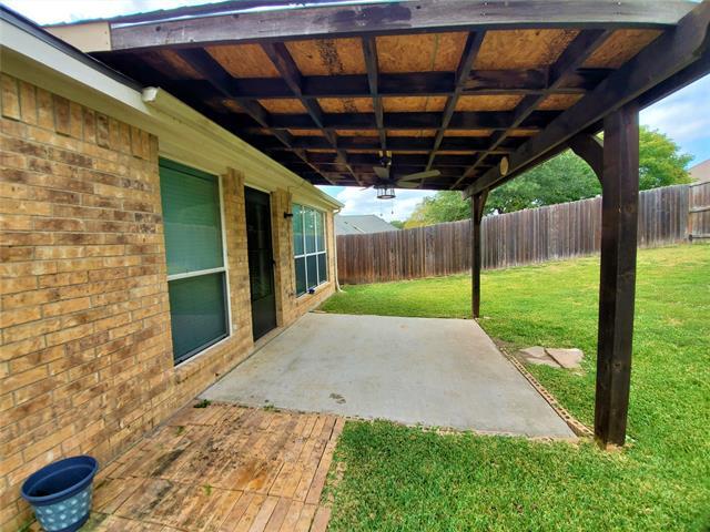 Building Photo - 4017 Chinaberry Dr