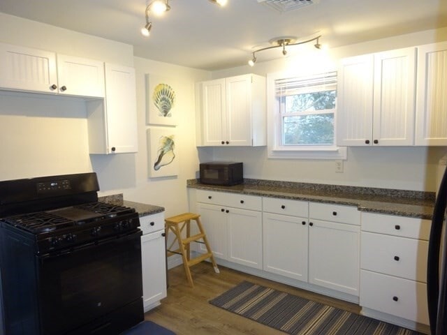 Building Photo - 83 Shore Ave