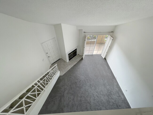 Building Photo - 23615 Del Monte Unit 342