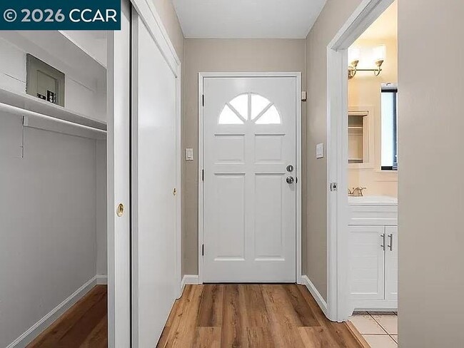 Building Photo - 3592 Hillcrest Rd