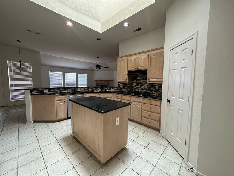 Building Photo - 11913 Wildwood Ln