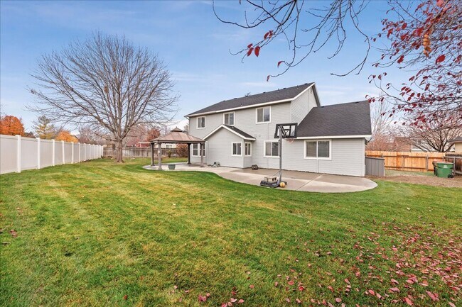 Building Photo - Beautiful NW Meridian Home with Privacy and Community Amenities