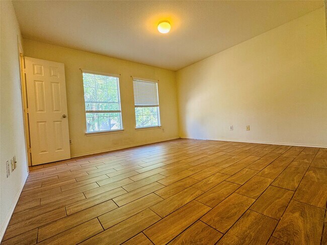 Building Photo - 931 Sierra Springs Ln