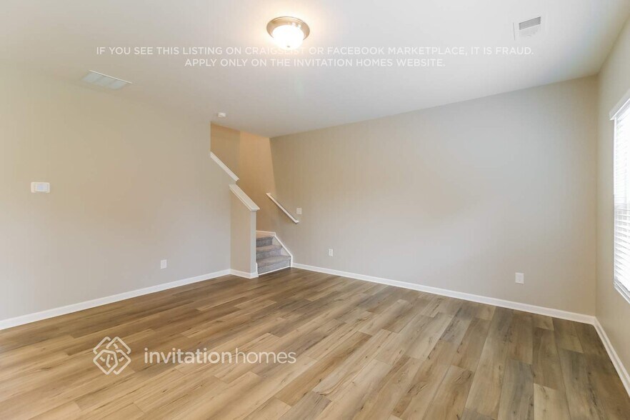 Building Photo - 2084 Boxwood Cir