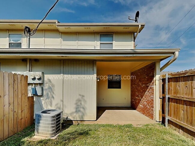 Building Photo - 648 S Rogers Rd