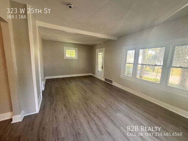 Building Photo - 323 W 25th St