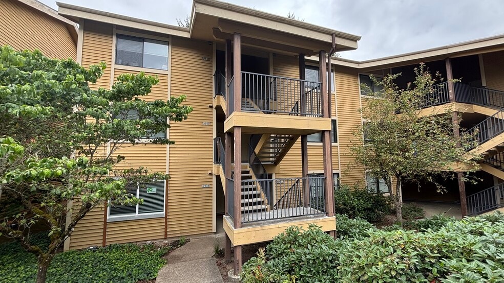 Building Photo - 9950 SE Talbert St
