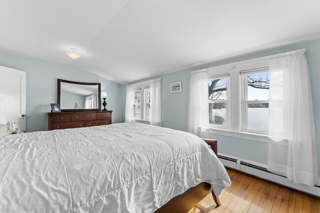 Building Photo - 6 Davis Way