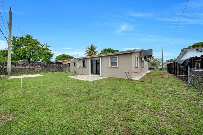 Building Photo - 7762 Plantation Blvd