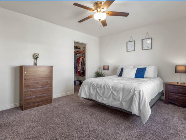 Building Photo - 4 Bed/2.5 Bathroom home in Woods Cross