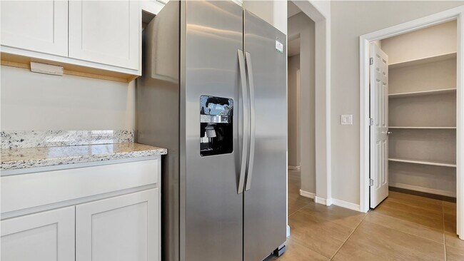 Building Photo - Brand new home!  Convenient to the 303 freeway!