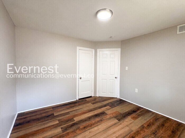 Building Photo - 1049 E Patapsco Ave