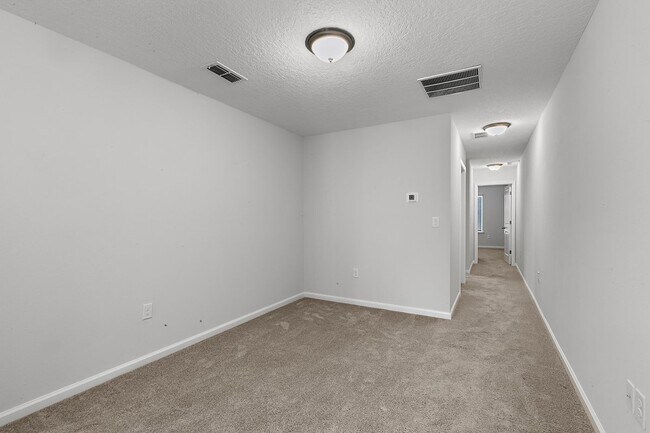 Building Photo - Contemporary Townhouse in East Village!