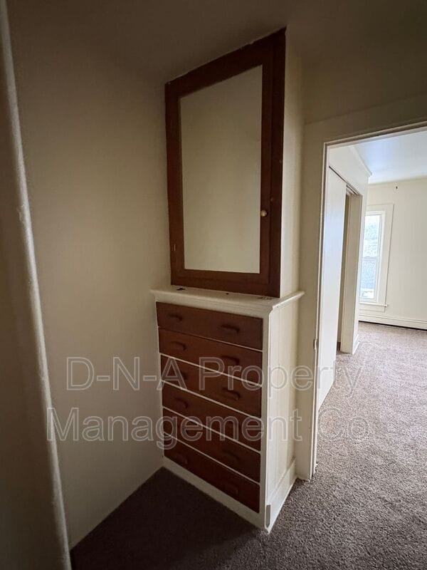 Building Photo - 622 Scott St