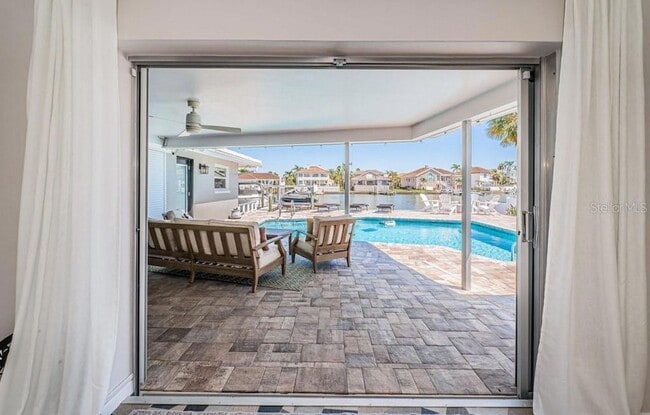 Building Photo - 2180 Dolphin Blvd S