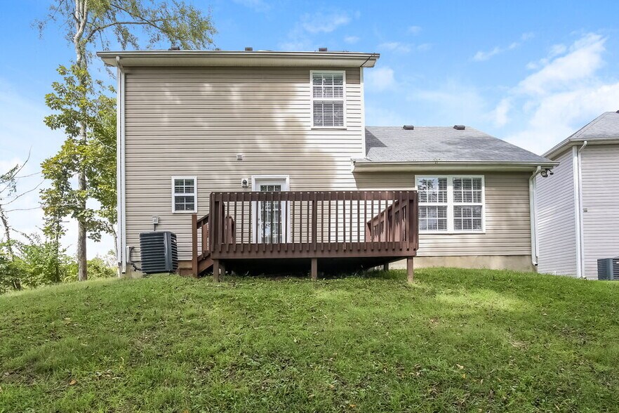 Building Photo - 8632 Lawson Dr