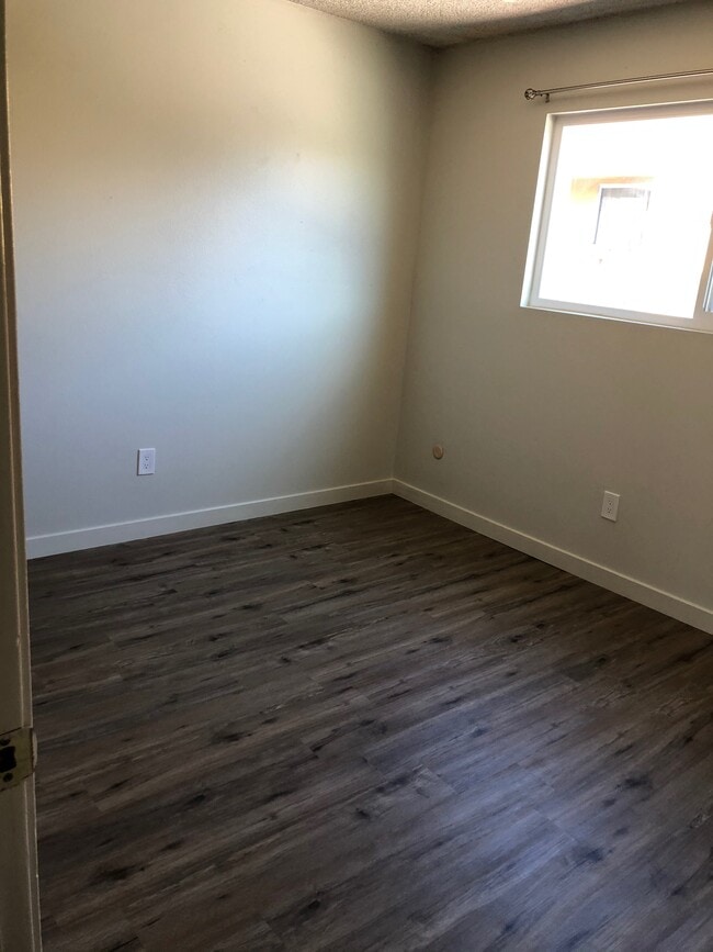 Building Photo - 333 Roosevelt St