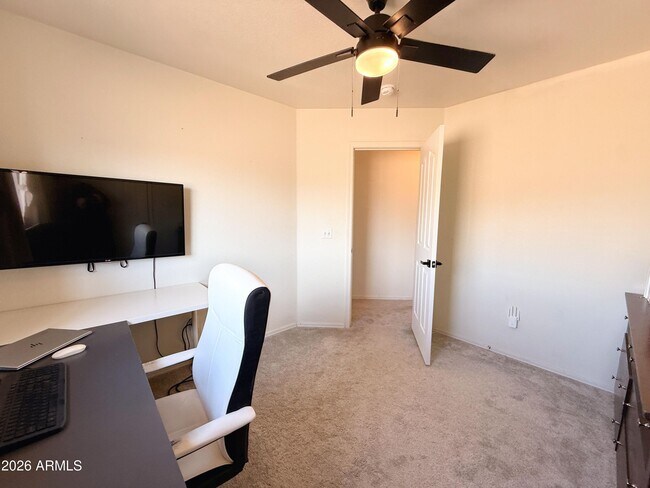 Building Photo - 3033 E Santa Rosa Dr