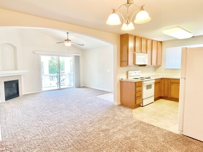 Building Photo - Gorgeous 2 Bedroom/2 Bathroom Condo in Loveland - Centerra!  Great Location for Commuters! New LV...