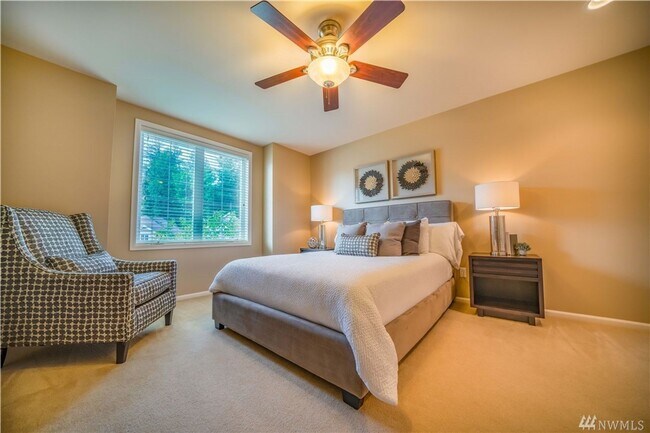 Building Photo - 4 Bedroom Plus Office Sammamish/Issaquah