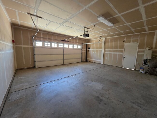 Building Photo - 4337 W Robin Ave