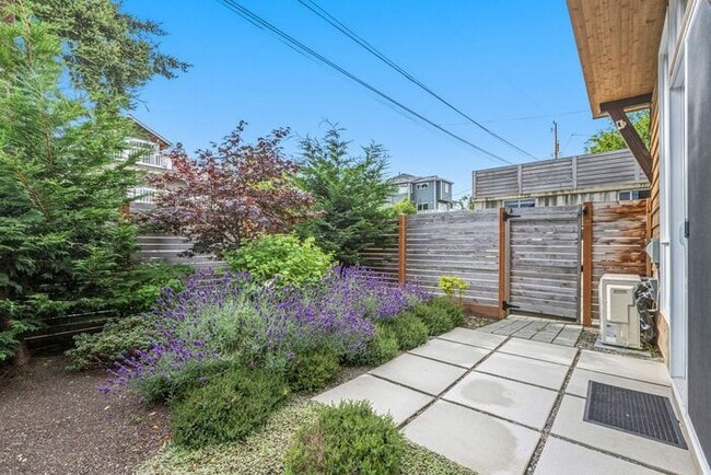 Building Photo - Air Conditioned Hilltop Gem w/ 360° Rooftop Ocean, Mountain and Skyline Views