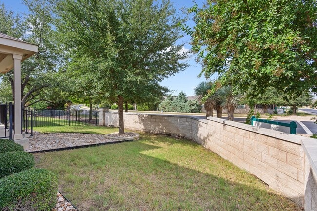 Building Photo - 215 Paint Creek Ln