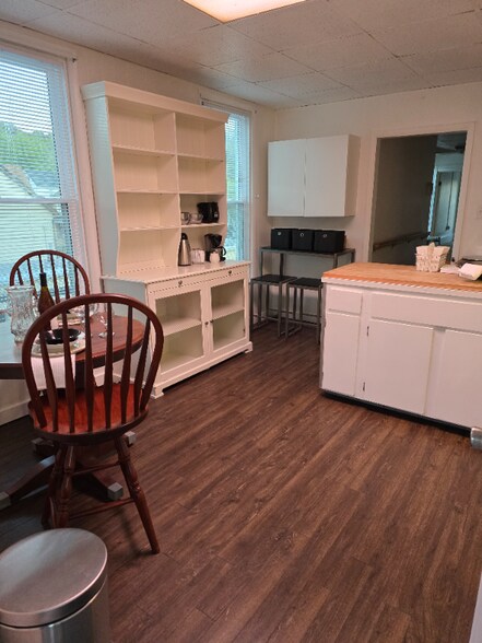 Primary Photo - 3 E Prospect Ave