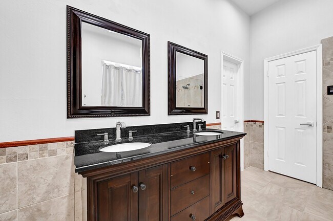 Building Photo - 8307 Summer Reef Dr