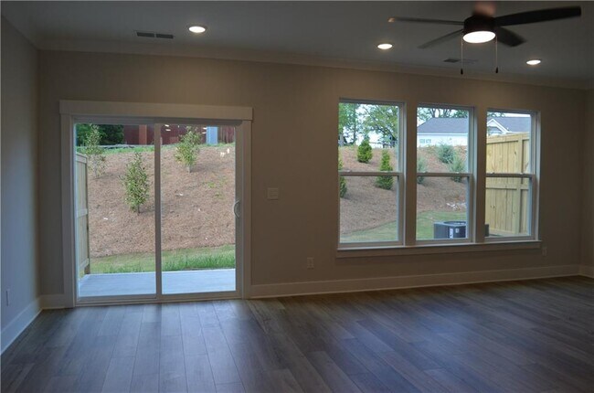 Building Photo - 28 Trace Blf