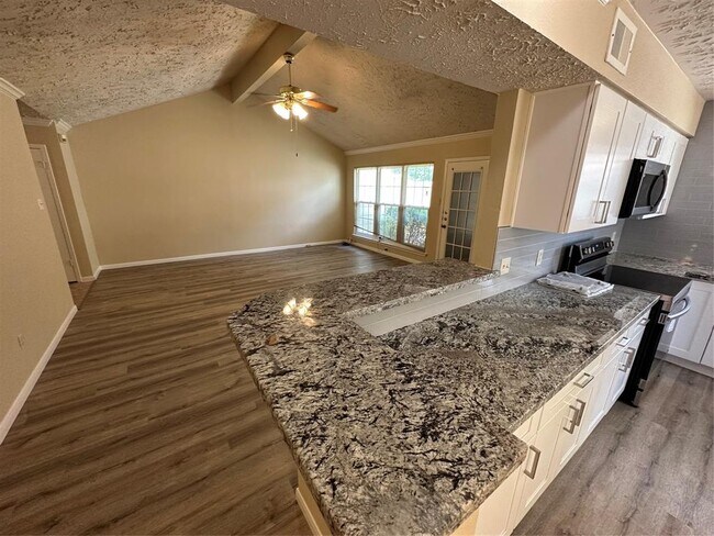 Building Photo - 9306 Bollingbrook Dr