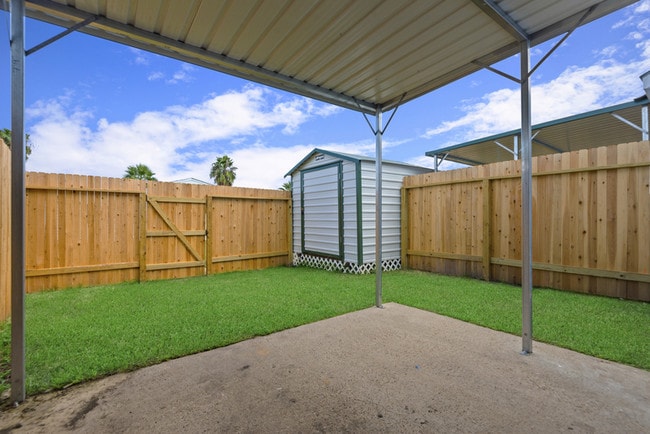 Building Photo - 5102 Akumal Calle