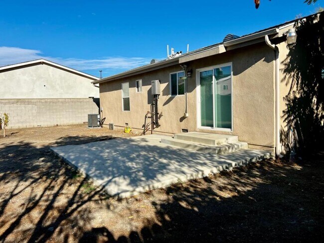 Building Photo - 13971 Weidner St