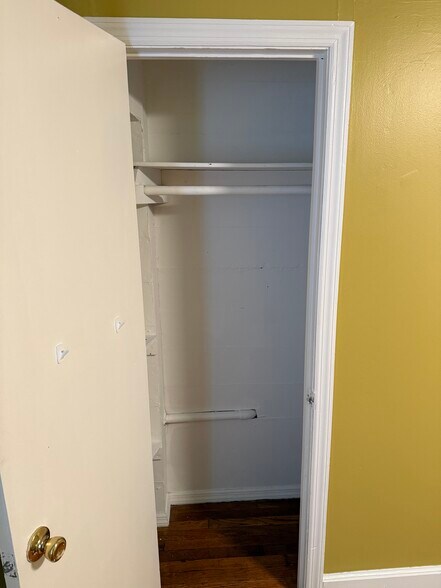 Building Photo - 214 Columbia St