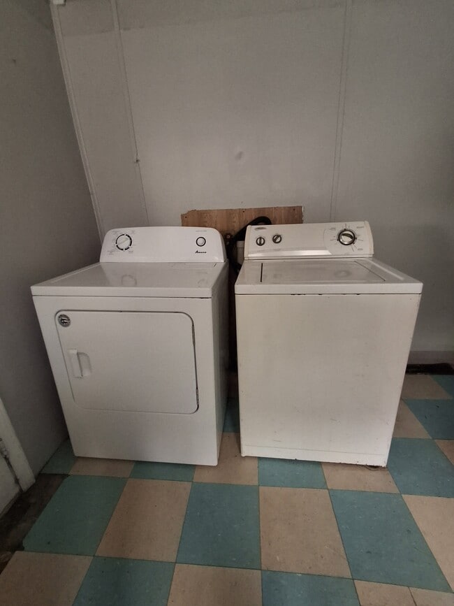 Building Photo - 1531 Johnson Ave