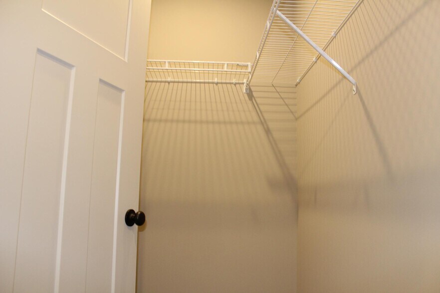 Building Photo - 6532 Joliet Ave S