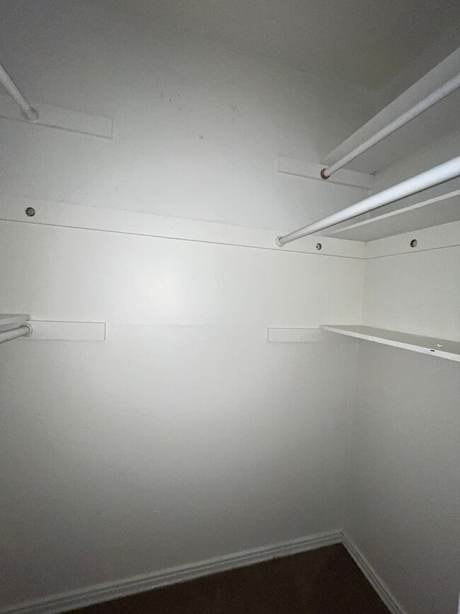 Building Photo - 1504