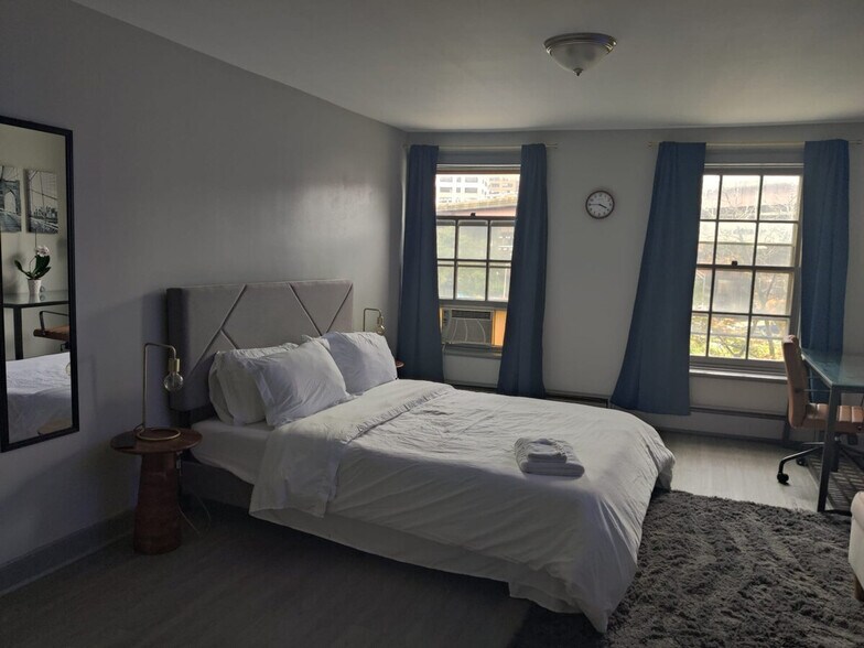 Building Photo - 113 Green St