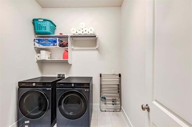 Building Photo - 212 Charbono St