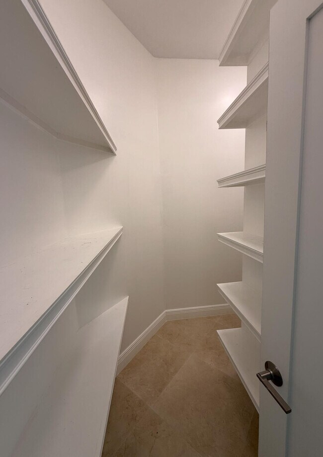 Building Photo - 1462 F Rd