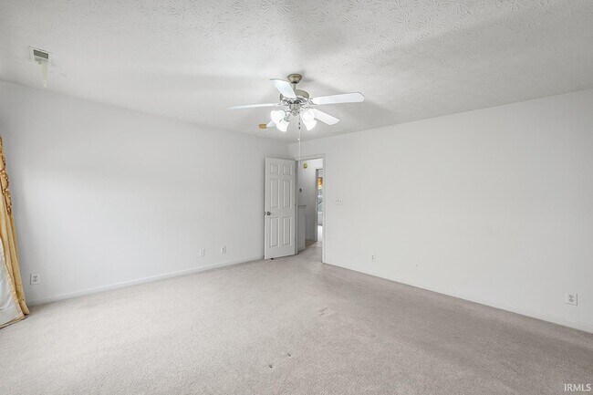 Building Photo - 987 Marwyck St
