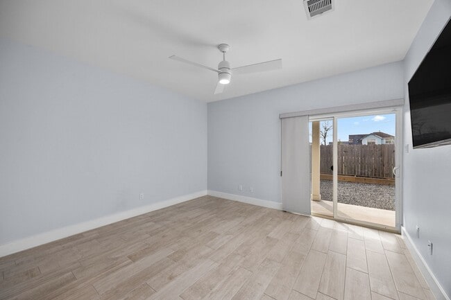 Building Photo - 4618 Nichols St