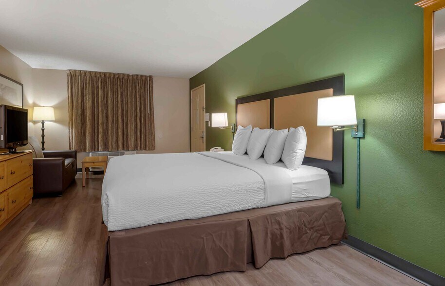 Building Photo - Furnished Studio-Jacksonville - Southside ...